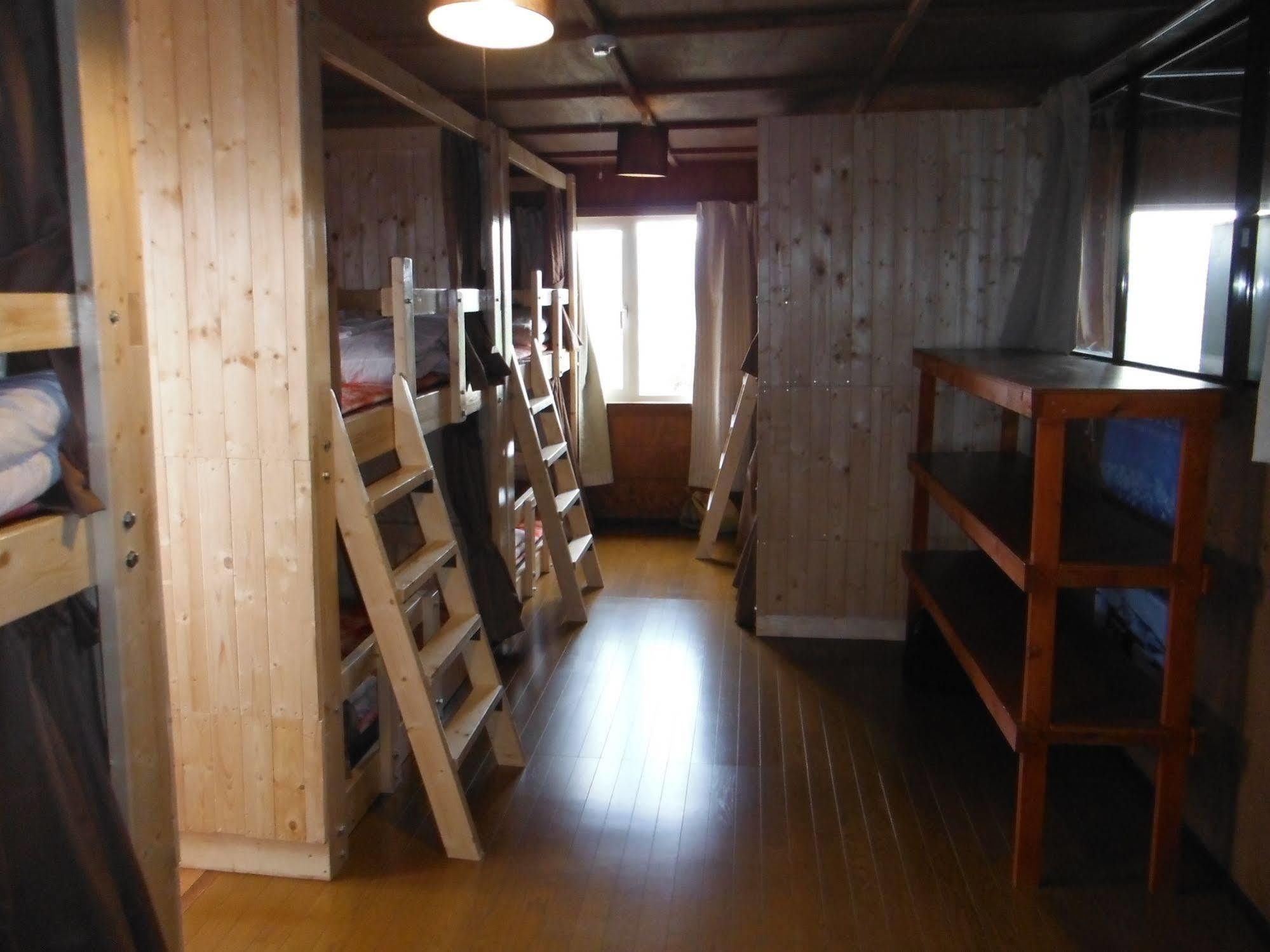 Hostel Clione Campground Šari Exteriér fotografie